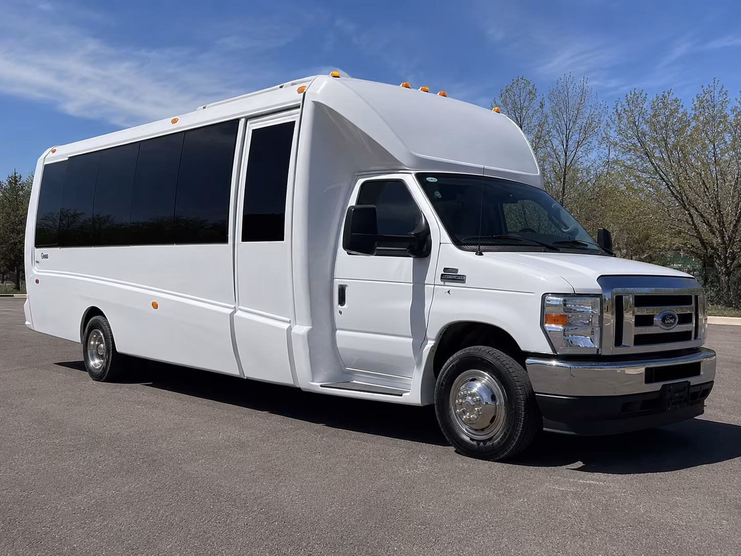 18 Passenger Party Bus Exterior